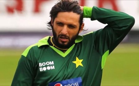 शाहिद अफरीदी ने की बेशर्मी की सारी हदें पार, भारतीय सेना का मजाक बनाते फोटो किया ट्वीट तो भड़के दानिश कनेरिया