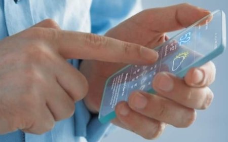 प्लास्टिक-मेटल नहीं, सिर्फ कांच से बनेगा फोन, क्या वाकई आने वाला है Transparent Mobile का जमाना?