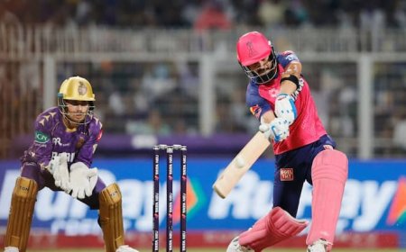 Riyan Parag के बैट पर क्यों नहीं है कोई स्टिकर? जानें क्या है सादे बैट से खेलने की वजह