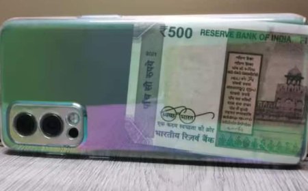सावधान! मोबाइल कवर में 10, 20 या 500 का नोट रखना पड़ सकता है भारी, बन सकता है ब्लास्ट का कारण