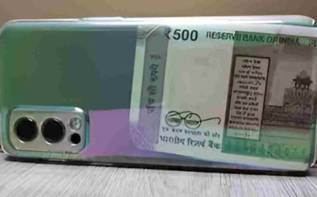 क्या आप भी फोन के पीछे रखते हैं नोट तो हो जाइए सावधान! ये छोटी सी गलती कर सकती है बड़ा नुकसान, जानें पूरी जानकारी