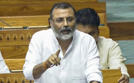 ‘डर कर हमारा हिस्सा नीलाम कर दिया, यही आयरन लेडी का सत्य है’, इंदिरा गांधी को लेकर निशिकांत दुबे ने कांग्रेस पर कसा तंज