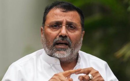 आतंकवाद पर निशिकांत दुबे ने ऐसा क्या कहा, जो पवन खेड़ा बोले- 'सऊदी जाना है इसलिए...'