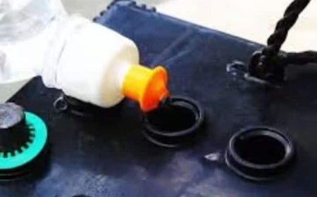 इन्वर्टर की बैटरी में कब डालें पानी? 90% लोग करते हैं ये बड़ी गलती!