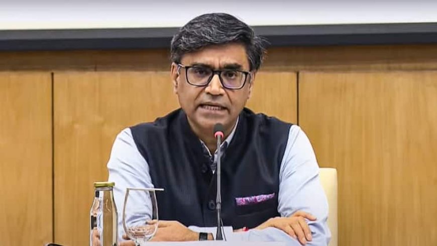 पाकिस्तान ने किया सीजफायर का 'घोर उल्लंघन', सेना कर रही जवाबी कार्रवाई: विदेश मंत्रालय