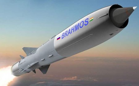 आवाज की स्पीड से 8 गुना तेज, 1500 KM तक टारगेट... ऑपरेशन सिंदूर में PAK में तबाही मचाने वाली ब्रह्मोस का नया वर्जन बेहद खतरनाक