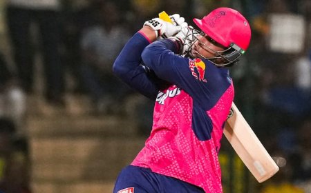 IPL के बाद भी वैभव सूर्यवंशी का जलवा, छक्कों की कर रहे बारिश; देखें वायरल वीडियो