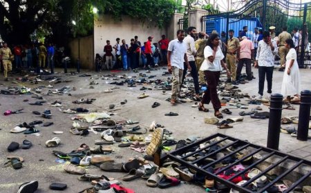 Bengaluru Stampede: 10 लाख की जगह 25 लाख का मुआवजा, रिटायर्ड जज करेंगे जांच... चिन्नास्वामी स्टेडियम के बाहर मची भगदड़ में अब तक का अपडेट