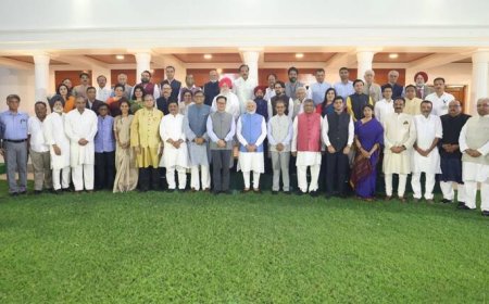 'आपने भारत की आवाज को आगे बढ़ाया', पाकिस्तान की पोल खोलकर लौटे डेलीगेशन से मुलाकात पर बोले PM मोदी, देखें PHOTOS