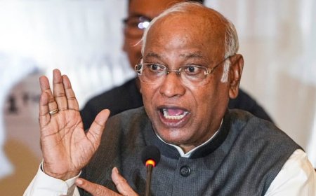 कर्नाटक में कांग्रेस सांसद और विधायकों पर ईडी के छापे पार्टी के विभाजन की ‘साजिश’, बोले खरगे