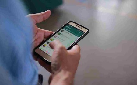 इजरायल से युद्ध के बीच ईरान के सरकारी टेलीविजन पर लोगों से अपील, जल्द डिलीट करें Whatsapp, जानिए वजह