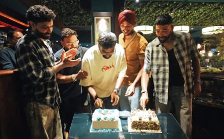 Watch: बर्मिंघम में भारतीय खिलाड़ियों ने मनाया जश्न, काटा केक और की पार्टी; जानिए क्यों