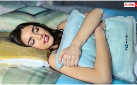 सोते समय गर्दन के नीचे रख लेते हैं खूब सारे तकिए, डॉक्टर से जानिए मोटा या पतला कौन सा तकिया होता है बेस्ट?