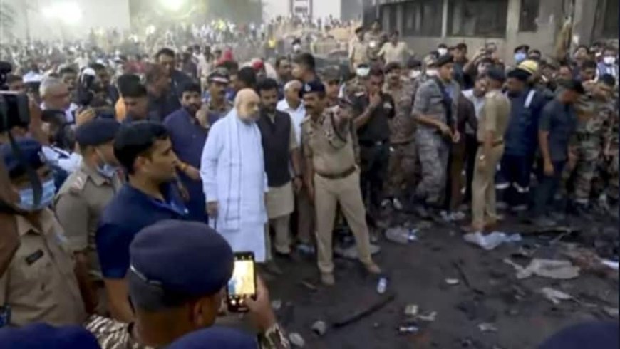 Ahmedabad Plane Crash: सांसें थम गईं अब... अमित शाह बोले- 1000 से ज्यादा DNA टेस्ट से होगी हादसे में मारे गए लोगों की पहचान