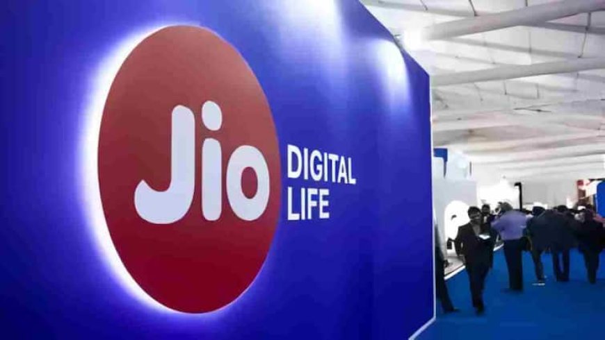 Jio हुआ ठप? लाखों यूजर्स परेशान, कॉलिंग और इंटरनेट दोनों को इस्तेमाल करने में आ रही परेशानी