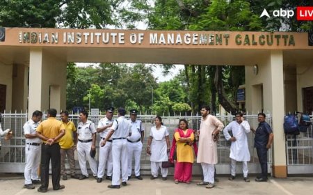 IIM कलकत्ता मामले ने लिया नया मोड़, पिता बोले- 'दुष्कर्म नहीं हुआ, बेटी ऑटो से गिरी थी'
