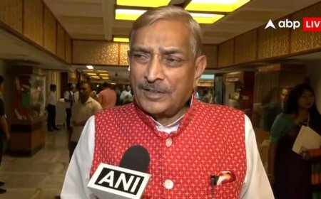 मानसून सत्र के बीच पीएम मोदी का विदेश दौरा, कांग्रेस बोली- 'एक बार संसद में अपनी अटेंडेंस देख लें'