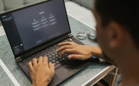 AI के बढ़ते असर से खतरे में हैं ये नौकरियां! जानिए कौन से प्रोफेशन हो सकते हैं जल्द खत्म