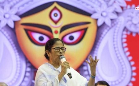 पश्चिम बंगाल में दुर्गा पूजा पंडालों को ममता बनर्जी ने दिया बड़ा तोहफा, जानें चुनावी साल में बढ़ाई कितनी अनुदान राशि