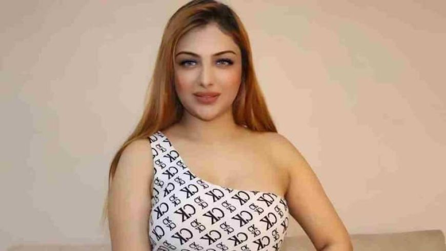 कौन हैं खुशी मुखर्जी? जानें सोशल मीडिया से हर महीने कितना पैसा कमाती हैं