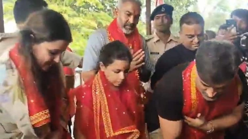 एमएस धोनी परिवार संग मां दिउड़ी के दर्शन करने पहुंचे, बेटी जीवा ने फोड़ा नारियल तो ऐसा रहा 'थाला' का रिएक्शन