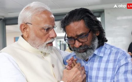 शिबू सोरेन के निधन के बाद अंतिम दर्शन के लिए पहुंचे पीएम मोदी, प्रधानमंत्री का हाथ पकड़कर रो दिए CM हेमंत सोरेन
