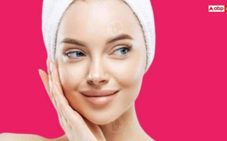 चेहरे के डार्क स्पॉट्स हटाने के लिए इस्तेमाल करें गुलाब जल, जानें यूज करने का सही तरीका