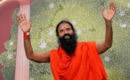 पतंजलि का योगदान: स्वामी रामदेव ने आत्मनिर्भरता के साथ देश को कैसे बनाया सशक्त?