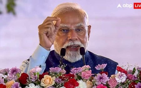 'संविधान को सिर पर रखकर नाचने वालों ने ही उसे कुचला', पीएम मोदी का कांग्रेस पर तीखा वार