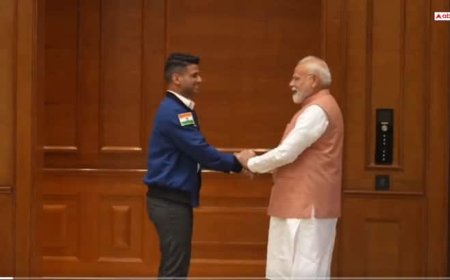 PM मोदी ने अंतरिक्ष यात्री शुभांशु शुक्ला से की मुलाकात, ISS पर जाने वाले पहले भारतीय; सामने आया Video