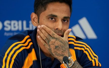 Suryakumar yadav Watch: एशिया कप 2025 से ज्यादा सूर्यकुमार यादव की घड़ी बनी चर्चा का विषय, कीमत जान उड़ जाएंगे आपके होश