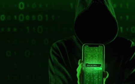 आपके फोन पर हैकर्स की नजरें, UPI और WhatsApp पर खतरा, बचाव के लिए कर लें ये काम