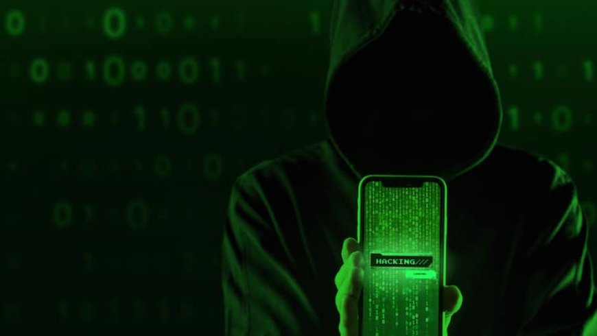 आपके फोन पर हैकर्स की नजरें, UPI और WhatsApp पर खतरा, बचाव के लिए कर लें ये काम