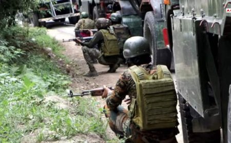 जम्मू-कश्मीर: ऑपरेशन गुडार में सेना ने ढेर किए दो आतंकी, 2 सैन्यकर्मी भी शहीद