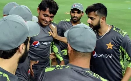 एशिया कप के बीच पाकिस्तानी क्रिकेटर ने लिया संन्यास, अचानक रिटायरमेंट लेकर चौंकाया