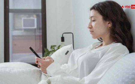 सोते-जागते इस्तेमाल करते हैं मोबाइल, जानें ब्रेन और बॉडी पर कितना जानलेवा होता है इसका असर?