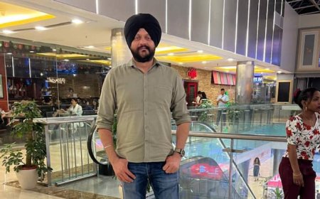 दिल्ली में तेज रफ्तार BMW ने बाइक को मारी टक्कर, वित्त मंत्रालय के अधिकारी की मौत, पत्नी गंभीर रूप से घायल