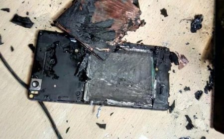 इन कारणों से फटकर आग का गोला बन सकते हैं स्मार्टफोन, भूलकर भी न करें ये गलतियां