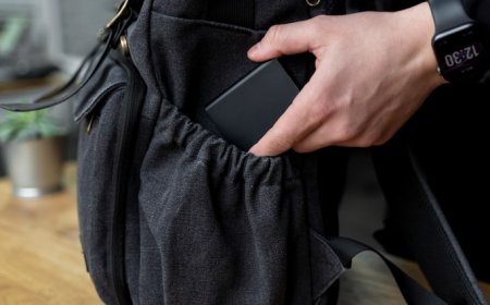 घूमने जा रहे हैं तो साथ रखना न भूलें ये गैजेट, सफर बन जाएगा एकदम आसान, टेंशन की भी होगी छुट्टी