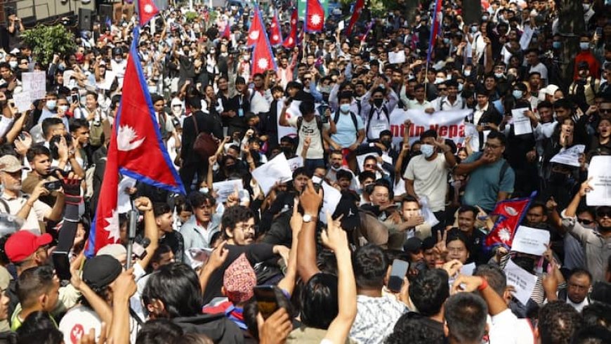 नेपाल कौन-कौन से सोशल मीडिया ऐप बैन, क्यों लगाया गया प्रतिबंध, जानिए देश में हो रहे बवाल की पूरी कहानी