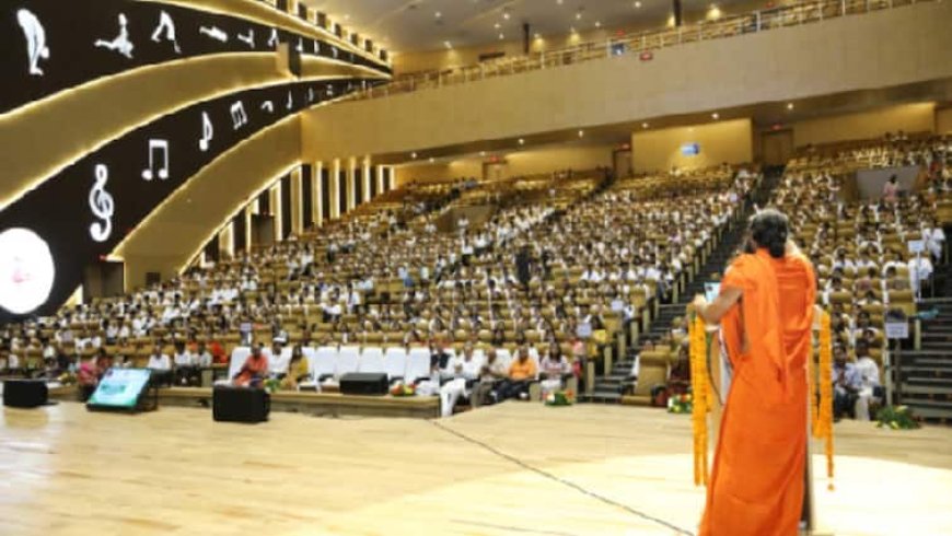 योग, आयुर्वेद और साइंस: प्राचीन परंपराओं को कैसे आधुनिक शिक्षा से जोड़ रहा है पतंजलि विश्वविद्यालय? जानिए