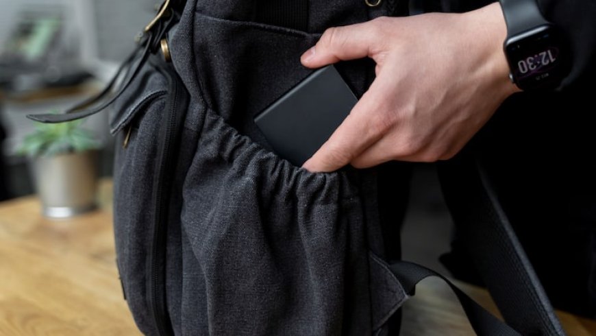 घूमने जा रहे हैं तो साथ रखना न भूलें ये गैजेट, सफर बन जाएगा एकदम आसान, टेंशन की भी होगी छुट्टी