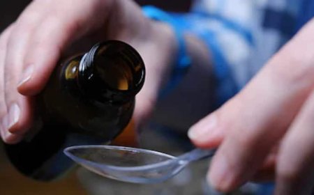 'किलर' कफ सिरप पर एक्शन में राज्य सरकारें, महाराष्ट्र-केरल-तमिलनाडु में बैन, UP ने उठाया ये बड़ा कदम