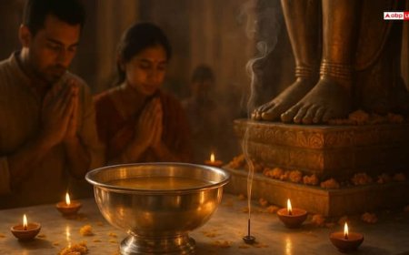 Charnamrit: भगवान के चरणों का अमृत, जानिए चरणामृत के पीछे का रहस्यमय विज्ञान और आस्था