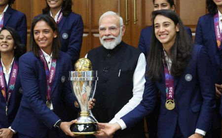 चैंपियन बेटियों से मिले PM मोदी, वर्ल्डकप जीतने पर दी बधाई; देखें PHOTOS