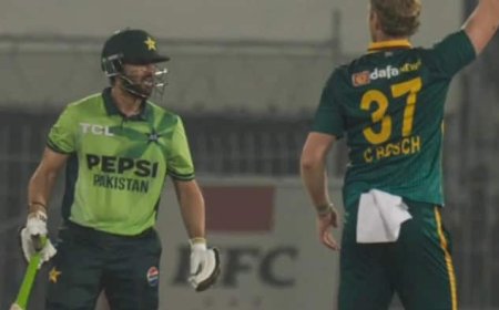 डिकॉक का शतक, दूसरे वनडे में दक्षिण अफ्रीका ने पाकिस्तान को 8 विकेट से हराया