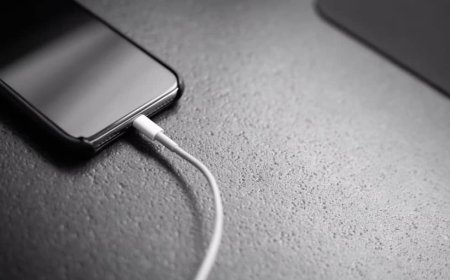 क्या ज्यादा पावर वाले चार्जर से चार्ज करने पर खराब हो जाएगी फोन की बैटरी? जानिये जरूरी बातें