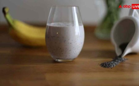 केला शेक को कहें अलविदा, अब बनाएं न्यू-स्टाइल क्रीमी केला स्मूदी रेसिपी