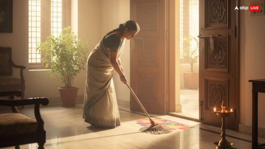 Vastu Tips: घर की सफाई में भी छिपा है भाग्य का रहस्य,जानिए पोछा लगाने के वास्तु नियम!