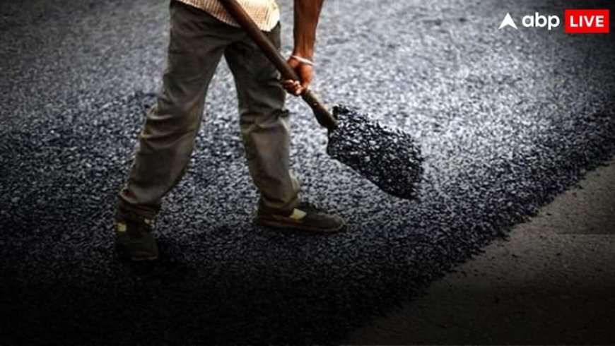 तेलंगाना की इस विधानसभा में भ्रष्टाचार की हदें पार, कच्ची मिट्टी पर डामर बिछाकर बनाई सड़क, ग्रामीणों में आक्रोश